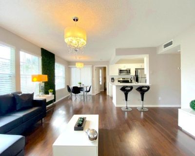 Fully furnished 2 bedrooms condo