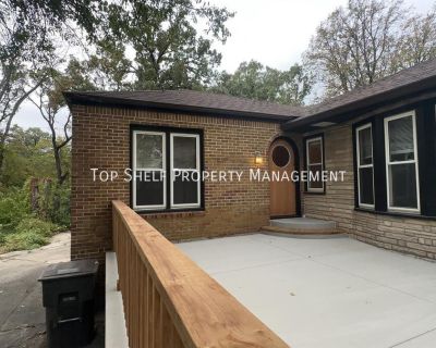 3812 Clinton Ave. Spacious 3 Bedroom, 2 Bathroom Duplex Located in an established neighborhood, this duplex offers plenty of space for everyone. Features include a living room upstairs, a dining room on the main level, and a family room plus a third bedroom in the lower level. Washer and dryer hookups and a 3-car garage are included. Residents are responsible for all utilities and share lawn ca...