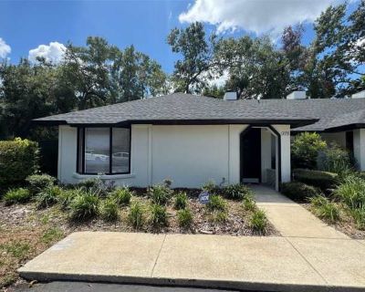 2 Bedroom 1BA 1075 ft Pet-Friendly Apartment For Rent in Apopka, FL