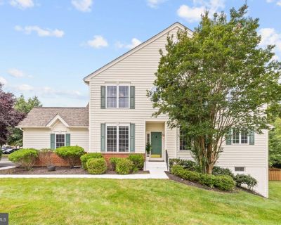 4 Bedroom 3BA 2886 ft Townhouse For Sale in Haymarket, VA