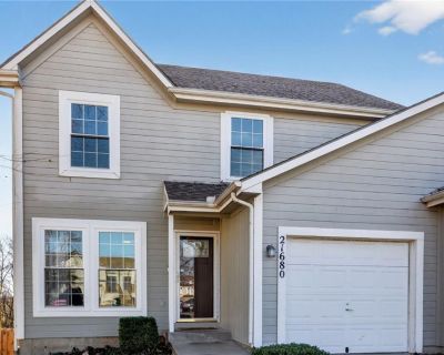 3 Bedroom 2BA 1807 ft Single Family House For Sale in Spring Hill, KS