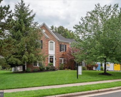 5 Bedroom 4BA 5182 ft Single Family House For Sale in Warrenton, VA