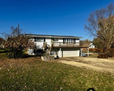 1776 ft Townhouse For Sale in LANARK, IL