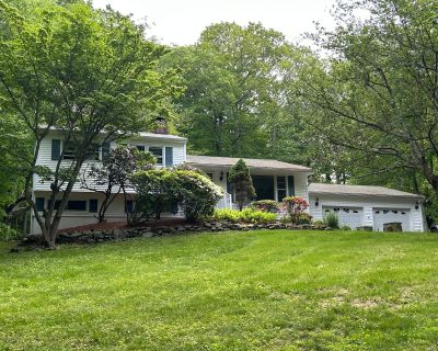 3 Bedroom 1BA 1216 ft House For Rent in Ridgefield, CT