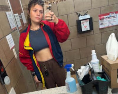 Isabelle, 18 years, Female. Looking in: Madison, Dane County, WI