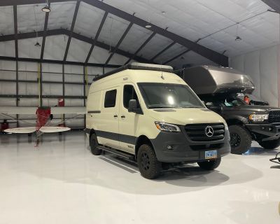 2022 Winnebago REVEL