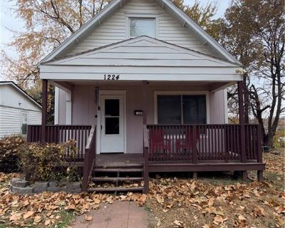 3 Bedroom 2BA 836 ft Single Family House For Sale in St Joseph, MO