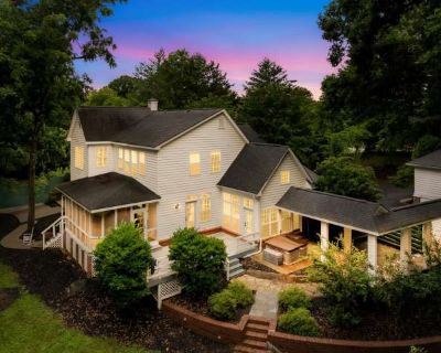 1 Bedroom 1BA 715 ft Pet-Friendly Apartment For Rent in Huntersville, NC