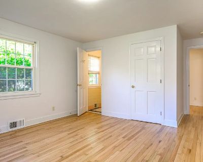 Minimum stay: 1 month. Deposit: 950. Bills included. Age preference: 18 - 70. Available for students. Two bedrooms would be going out for rent out of this beautiful three bedroom house. The house has a lovely kitchen, beautiful bedrooms/bathrooms and a friendly neighborhood. Pet s are also allowed.