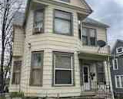 3 Bedroom 3BA Apartment For Rent in Akron, OH 51 Oakdale Ave #1