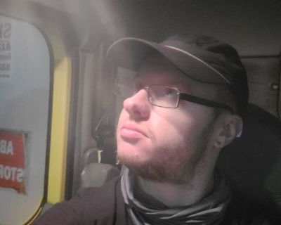 Hi! I'll do my best to be as clean and quiet as possible. If any difficulties arrive, I'd be happy to talk with you to find a solution together. I mostly work and sleep, so you probably won't even notice I'm there. I look forward to finding someone who also just wants someplace to return to and find rejuvenating..