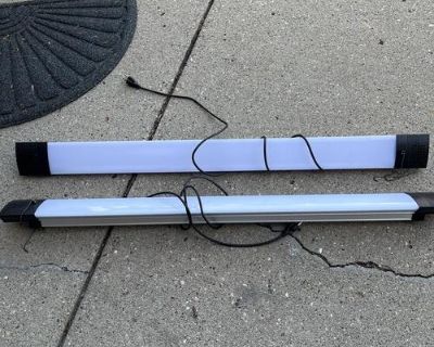 LED shop lights Bluetooth speakers 2 lights