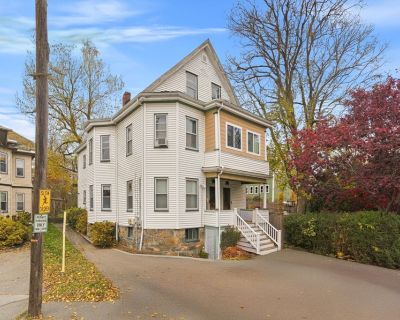 3 Bedroom 2BA 1563 ft Condo For Sale in Swampscott, MA