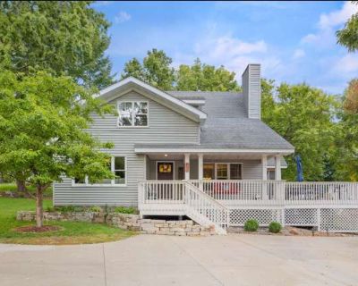 1940 Concordia Street. image_url. In unit laundry Hardwood floors Dishwasher Pet friendly Garage Recently renovated Unit Amenities air conditioning dishwasher hardwood floors in unit laundry recently renovated Property Amenities cats allowed dogs allowed pet friendly clubhouse parking garage. Pets allowed. 3 Bedroom. 2.5 Bathroom. 2200 ft
