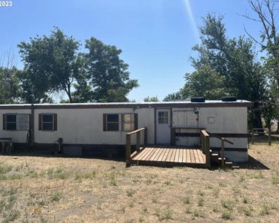 3 Bedroom 1BA 938 ft Manufactured Home For Sale in Irrigon, OR