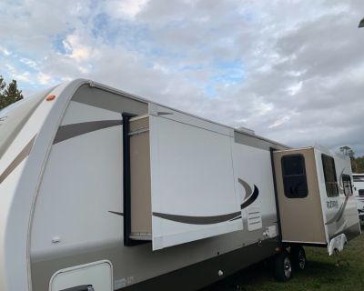 2015 crossroads rezerve 35ft 3 slideouts