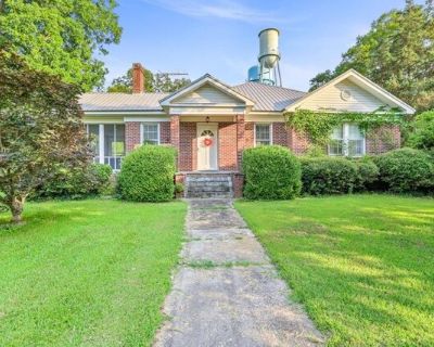 Main St, Woodbury, Home For Sale