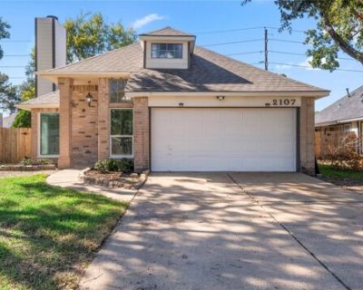 2107 Charlton House Ln. Welcome to 2107 Charlton House Lane, this beautifully remodeled home nestled in the peaceful community of Williamsburg Parish, is conveniently located near I-10 and Grand Parkway 99. This charming property offers excellent curb appeal with a wide driveway and a covered front porch. Step inside to a bright, open concept living area filled with natural light, featuring fre...