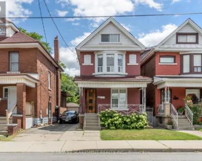 44 Sherman Avenue North. Rental Period: Unlimited. Available from: ASAP. Welcome to this bright and spacious unit in a charming home located in the heart of Hamilton! Featuring 4 generous bedrooms and 2 full bathrooms, this stunning space offers an open and airy layout perfect for families or professionals seeking comfort and convenience.Enjoy a modern kitchen, in-unit laundry, and 2 tandem par...