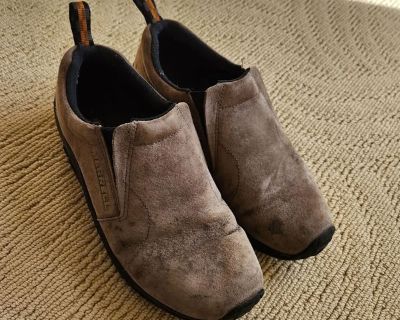 Mens size 8. Used but they still have some life left in them. Check out the pictures at: