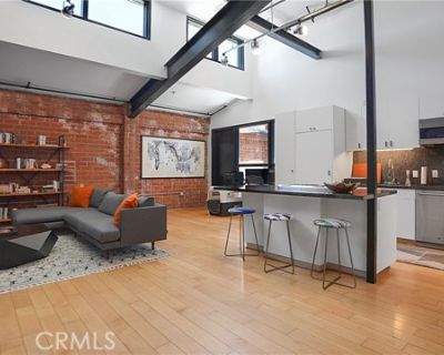 1 Bedroom 1BA 913 ft Condo For Sale in Los Angeles, CA