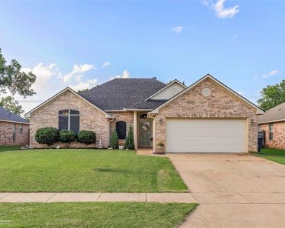 3 Bedroom 2BA 1799 ft Single Family Home For Sale in BOSSIER CITY, LA