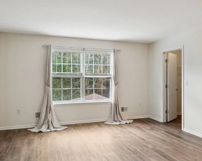 Pet friendly $1,050 per month room to rent in Clarksville