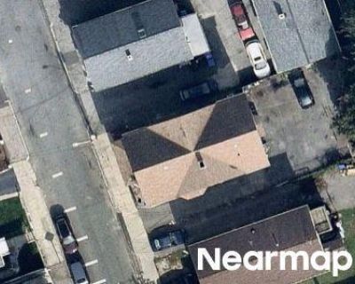 9 Bed 3.0 Bath Preforeclosure Property in Providence, RI 02909 - Deborah St