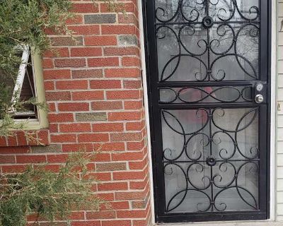 Available on: december 1. Furnished. Parking available * Internet included * Accessible property * LGBTQ+ friendly * 40+ years welcome Mechelle will require background checks for this room Learn more. The furnished bedroom has a queen size bed, flat screen tv, side table, lamp, one dresser, cedar chest, large tufted carved rug , one circle rug ,2runners, hamper and trash can. Shared bathroom, s...