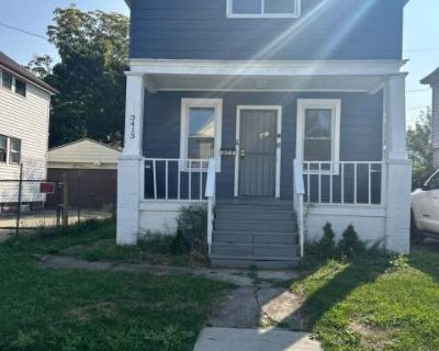 3 Bedroom 1BA 986 ft Apartment For Rent in Cleveland, OH