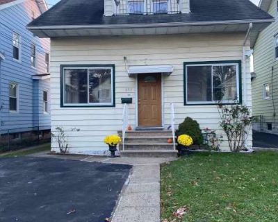 832 Gibbons Court. image_url. In unit laundry Patio / balcony Hardwood floors Pet friendly Garage Recently renovated Unit Amenities hardwood floors in unit laundry patio / balcony recently renovated stainless steel Property Amenities cats allowed dogs allowed pet friendly parking garage. Pets allowed. 2 Bedroom. 2 Bathroom. 1100 ft