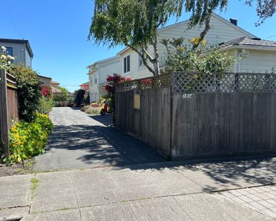 Homads Condo (Has a Condo) on iROOMit. Room in the 1 Bedroom 1BA Apartment...