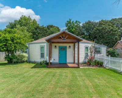 2 Bedroom 2BA 1225 ft Pet-Friendly House For Rent in Destin, FL