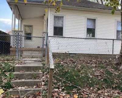 3 Bedroom 1BA 1104 ft Pet-Friendly Apartment For Rent in Muncie, IN