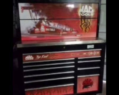 MAC Racing tool box