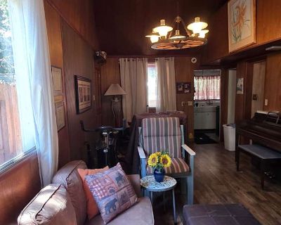 Private room with shared bathroom in a House, Crestline, CA 92325
