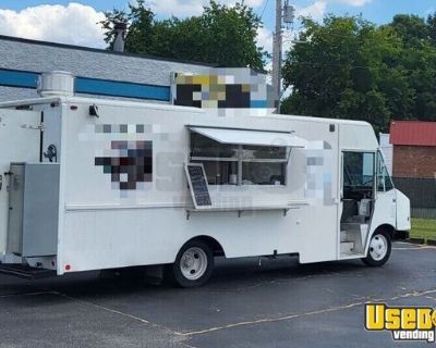 2005 28' Utilimaster Workhorse Diesel Food Truck with Pro-Fire Suppression