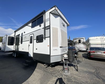 2025 Jayco JAY FLIGHT BUNGALOW 40DLFT
