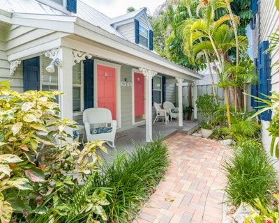 1 Bedroom 1.5BA Pet-Friendly House Vacation Rental in Old Town Garden Villas - Andros Suite, Key West, FL