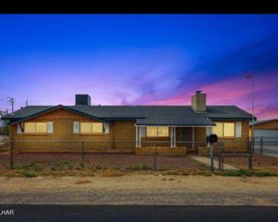 Kingman AZ. SUMMARY: Discover an opportunity with this Kingman shared living/roommate for rent and available for $900 /month. This could be your next ideal home or a smart investment. More details await. ethan smith (Has a House). I work and travel... mostly not home. House is automated with Alexa and key pad (adsbygoogle = window.adsbygoogle || []).push({}); pad entry for all doors. Dead bolt ...