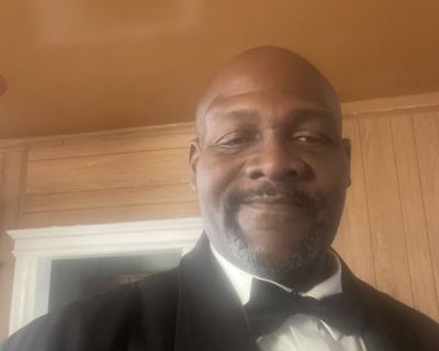 $500 /month. Age: 59 * Any pets?: No * Occupation: Other * Gender: Male. Non-smoking room preferred. Pets are fine. Females preferred. Age preference: 30 - 99. Looking in: Eastpointe. I am available to move from 11/21/2025 and have a budget of $500/month. I would like to share with females ideally between 30 and 99 years old.