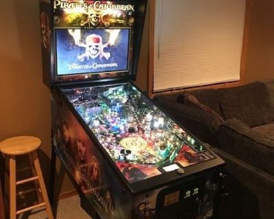 PIRATES OF THE CARIBBEAN pinball game