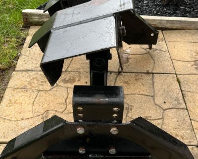 Hijacker 16K 5th Wheel Hitch Unit including rails TO BE PICKED UP