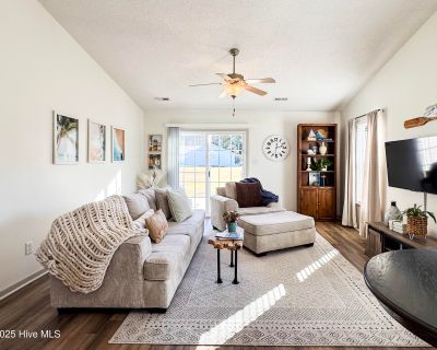 2 Bedroom 2BA 1080 ft Townhouse For Sale in Peletier, NC