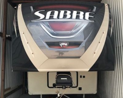 Fifth Wheel - 2014 Sabre Palomino