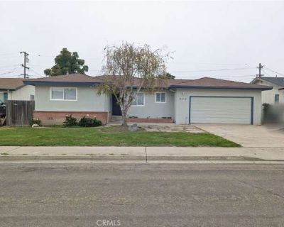 877 Pearl. image_url. W/D hookup Garage Fireplace Unit Amenities fireplace w/d hookup Property Amenities on-site laundry parking garage. 3 Bedroom. 2 Bathroom. 1098 ft