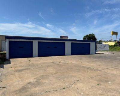 Commercial Property For Rent in Fort Worth, TX