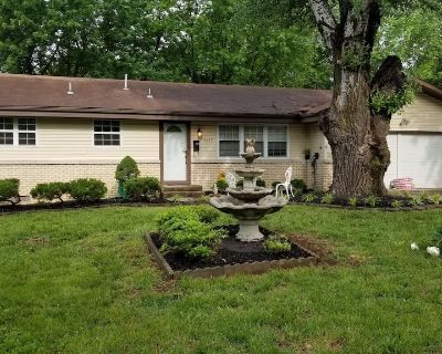 3 beds 2 bath house vacation rental in Springfield, MO