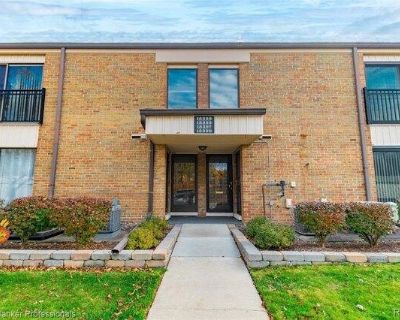 1 Bedroom 1BA Condo For Sale in Livonia, MI