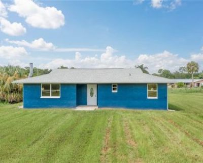 3 Bedroom 1BA 1035 ft Single Family House For Sale in North Fort Myers, FL